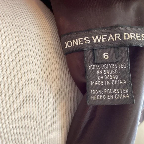 Jones Wear dress.. brown and beige polka dot 6 - Picture 3 of 4